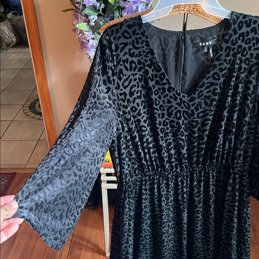 Black burnt out velvet midi dress - Picture 6 of 7